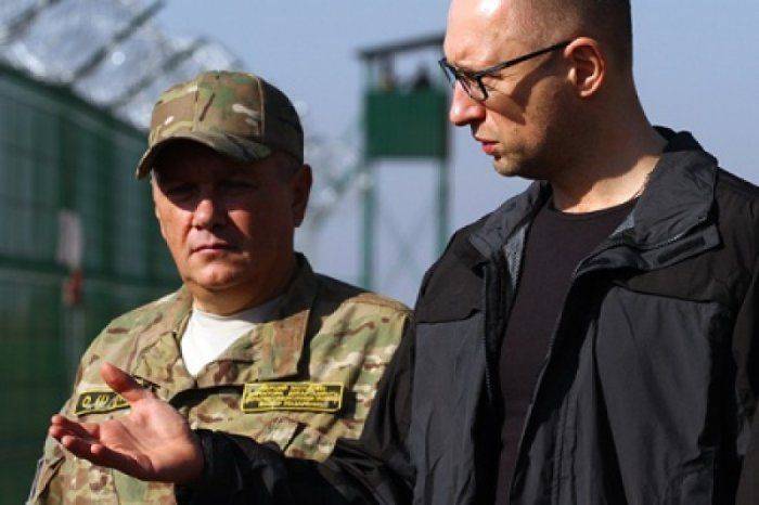 «Канава чести» Яценюка: Средств Киева хватит только на дачный штакетник  