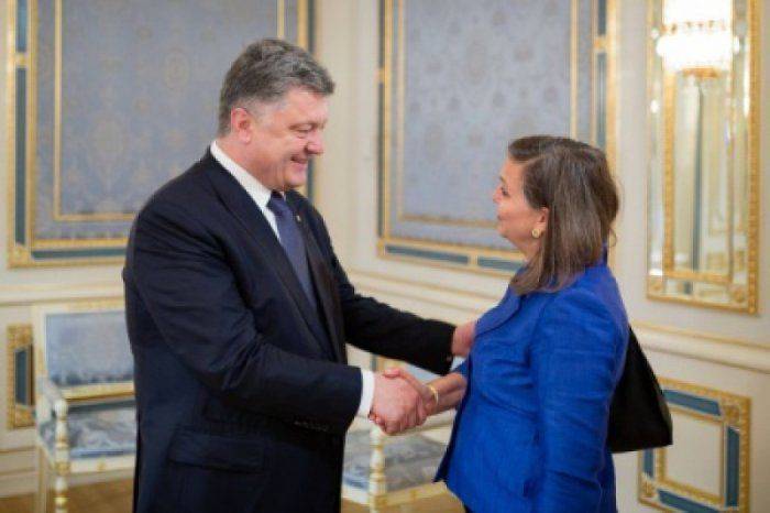 Виктория Нуланд разруливает ситуацию в Украине