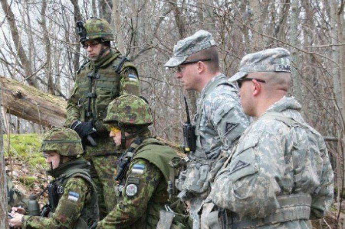 США натаскивают нацистов из "Азова" против русских