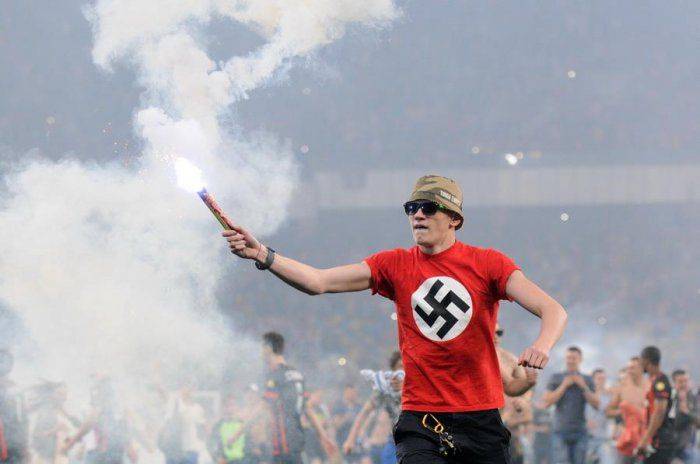 Сказ о том,  как за полтора года украинцы оскотинели