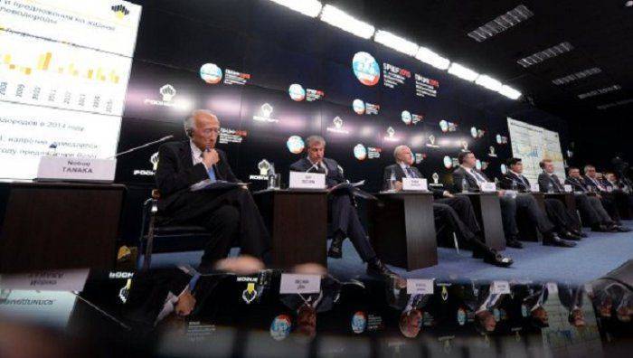 "Газпром" на ПМЭФ застраховался от Украины по всем фронтам