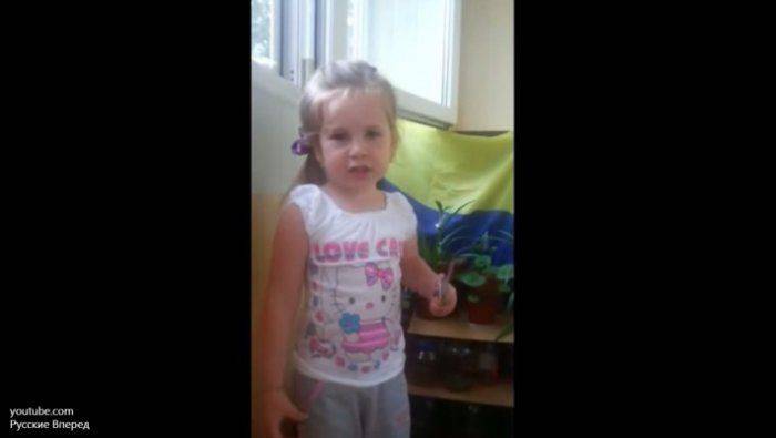 «Они же дети»: украинского ребенка учат резать русских