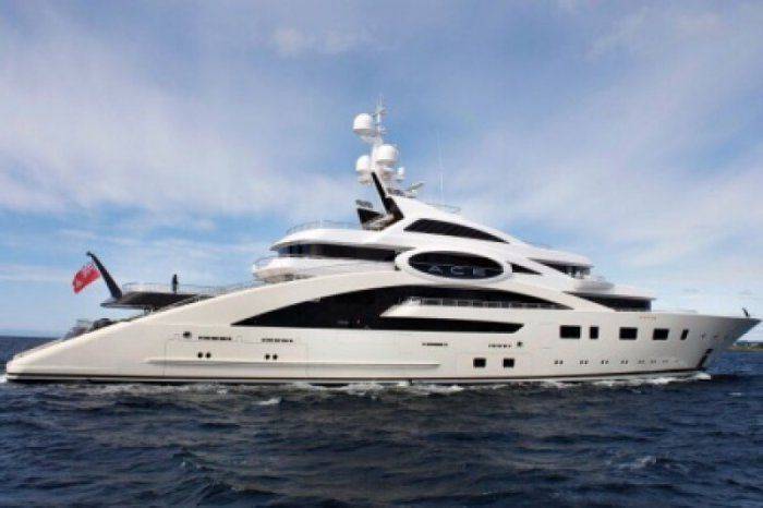 Семейный отдых гаранта: Порошенко, Ложкин и Турчинов расслабились на яхте у «Нашей рябы»  