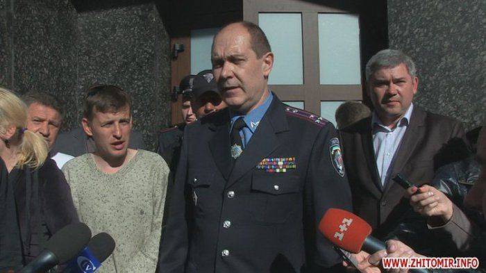 Житомирский Правый сектор окружил местное УВД