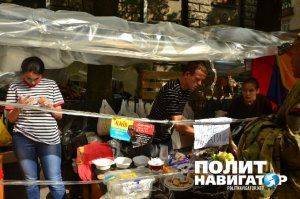 Вместо Путина «Правый сектор» теперь посылает Яценюка, Порошенко и Найема 