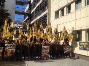 Бойцы батальона «Азов» заблокировали здание в центре Киева