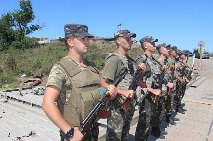 Укровояки приучают жителей Донбасса насильно петь гимн