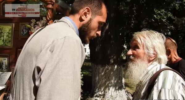 «Свободовцы» напали на беззащитного дедушку в центре Киева