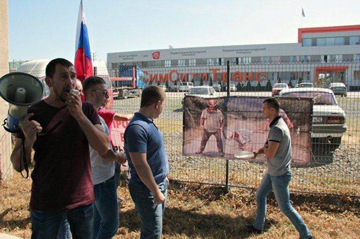 Кому и зачем нужна продуктовая блокада Крыма?