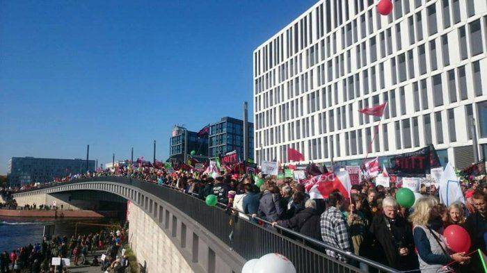 Массовые манифестации против «экономического НАТО» прошли в Европе