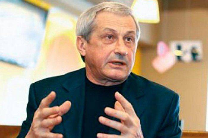 Гривна в безопасности: украинцам больше не на что покупать доллары 