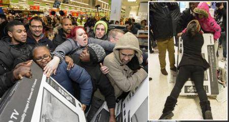 Цивилизованные америкосы встретили Black Friday во всеоружии. И эти свиньи учат весь мир как жить