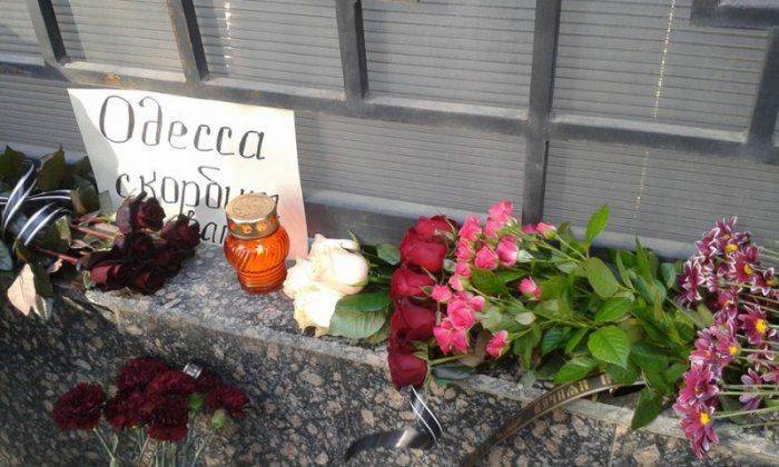 «От всех нормальных людей в этой свихнувшейся стране»: адекватная Украина скорбит по погибшим россиянам