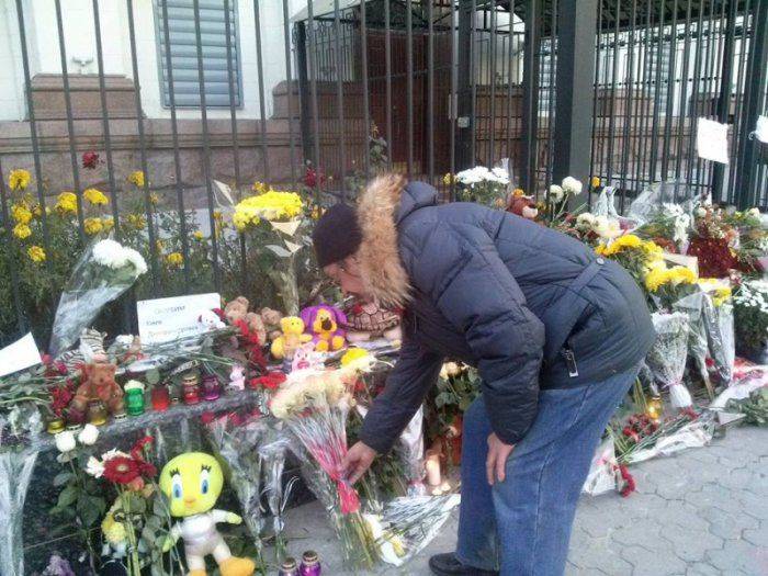 «От всех нормальных людей в этой свихнувшейся стране»: адекватная Украина скорбит по погибшим россиянам