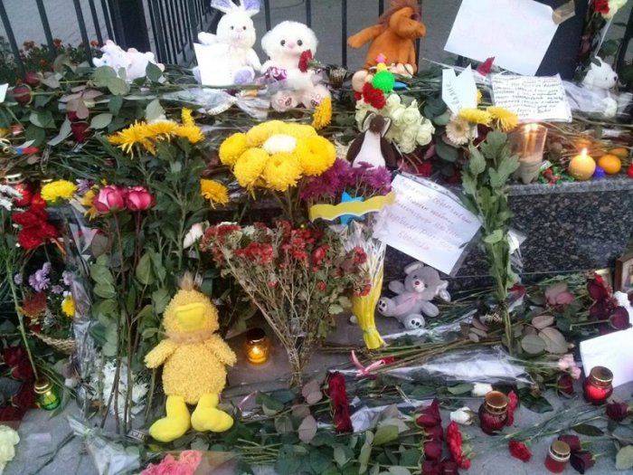 «От всех нормальных людей в этой свихнувшейся стране»: адекватная Украина скорбит по погибшим россиянам