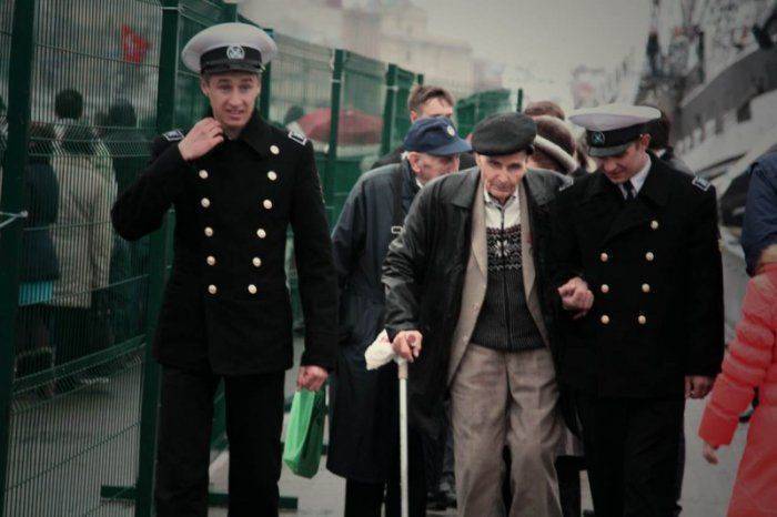 Парусник "Крузенштерн" стоит в центре Петербурга в последний раз