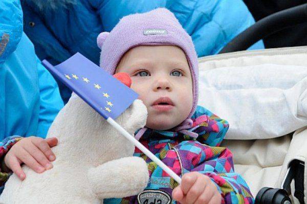 Украина - це уже Сингапур. Потомки трипольцев перешли на язык колонизаторов  