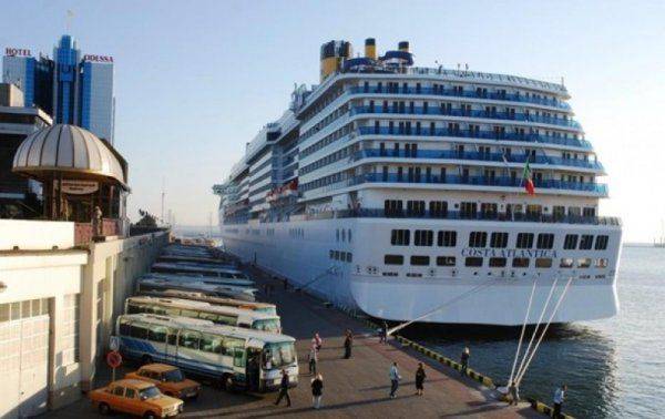 Рекорды победивших "достоинство": Одесский порт катастрофически провалил круизный сезон 