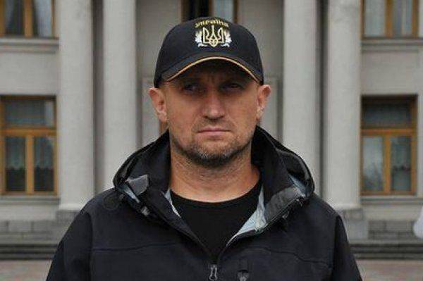 «На колени перед Майданом!»: пьяный волонтер напал на Добкина