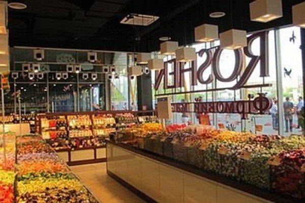 Террористов потянуло на сладкое: в Киеве заминировали все магазины Порошенко