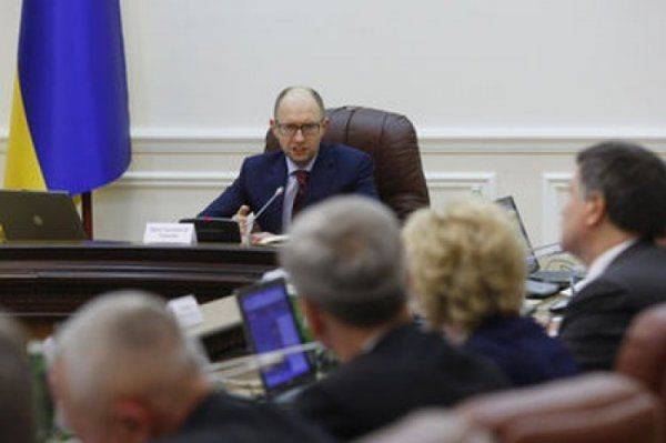 Хроники безумия: Кабмин Украины закрыл воздушное пространство для РФ и отказался от газа  