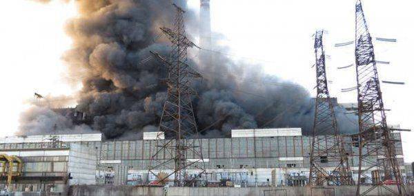 На украинских электростанциях начались взрывы