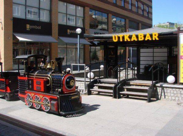 Украинских карателей в военной форме не пустили в бар Днепропетровска  