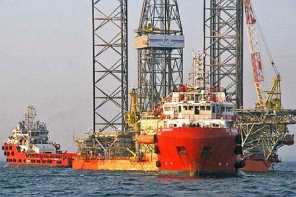 Крым: ракетные катера защищают «Черноморнефтегаз» и гоняют турок 