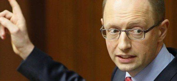 Яценюк расскажет о достижениях 2015 года