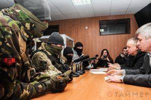 Майданная демократия: одесская полиция заявила, что  боевики, захватившие суд и заставившие судей подать в отставку, никакого закона не нарушили