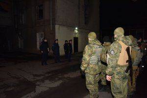 Нацгвардия и полиция «профилактически» запугивают Мариуполь: на улицах города наряды с бронетехникой