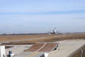 Взлет МиГ-29 с трамплина сняли на видео  