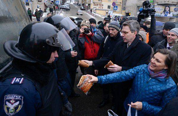 Джеффри Пайетт: Белый дом поддерживает Украину, но 300 миллионов не даст  