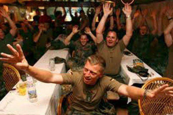 Новогодние попойки умертвили 10 украинских военнослужащих на Донбассе  