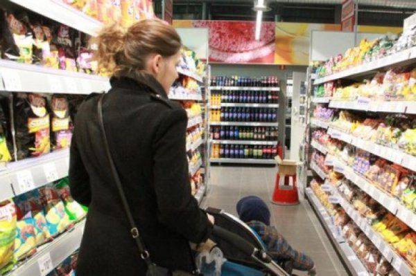 Украинцы лихорадочно скупают российские товары