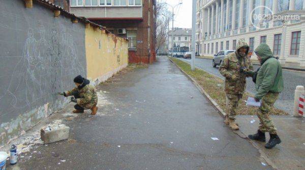 «Зиг хайль!» из последних сил. Жалкие остатки «Азова» требуют всенародной любви 