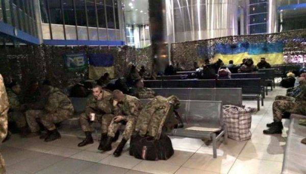 Бремя "геройства": в Киеве начали травить боевиков "АТО" 