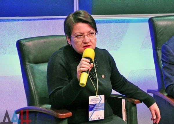 В ДНР начал работу первый форум СССР, посвященный строительству молодой Республики 