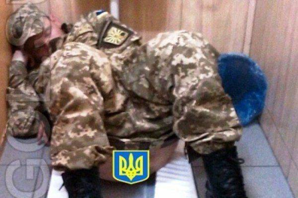 «Пей да тухни»: Кока в шоке от беспробудного пьянства «воинов света» 