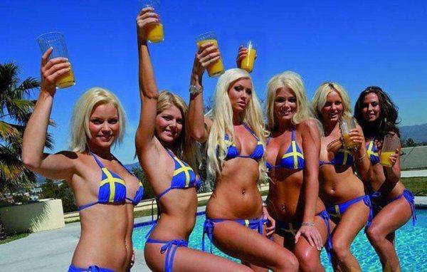 Швеция высылает половину беженцев. Но это не спасёт её девушек от "детей-убийц"