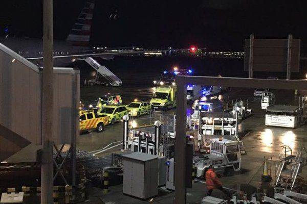Паника на рейсах American Airlines: от загадочной болезни падают в обморок пассажиры и члены экипажа
