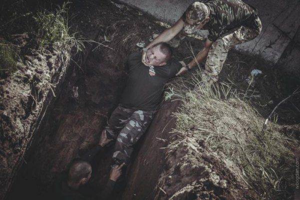 Пьянству - бой! Алкашей ВСУ метят клеймом на лбу 