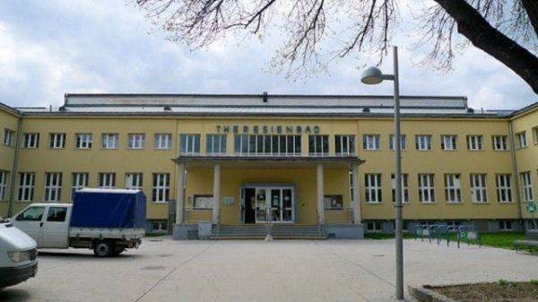 Беженец из Ирака жестоко изнасиловал десятилетнего мальчика в бассейне в Вене  