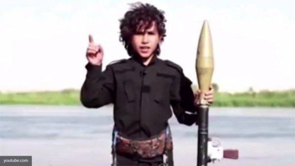 Маленькая девочка казнила в ИГИЛ пять женщин