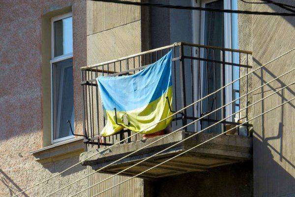 Харьков: майданщики хотят запретить вывешивать флаг руины на балконах
