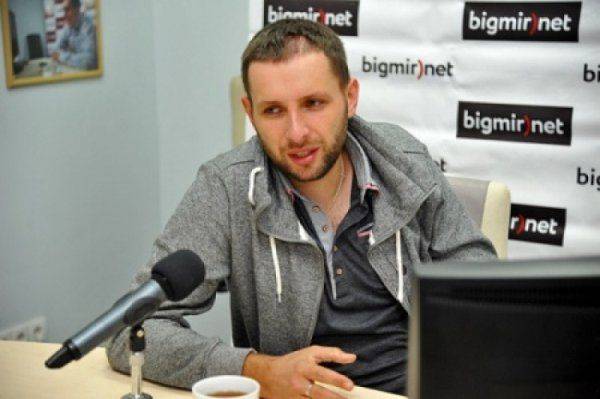 Сотник Парасюк обещает Порошенко такой Майдан, «что Януковичу и не снился»  