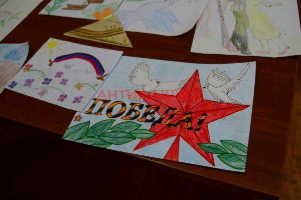 «Ради моей мамы. Ради всех мам Донбасса!». Макеевские школьники написали письма на фронт  