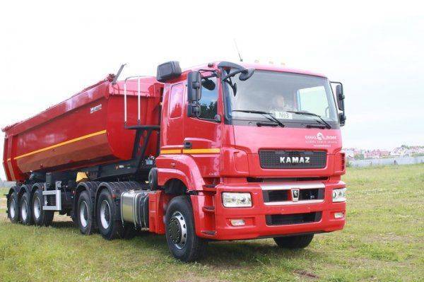 «КАМАЗ» провёл тест-драйв новых самосвалов