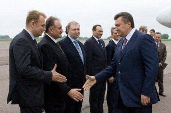 Крах мифа: Садовой назвал сатрапа Януковича отцом родным и строил «европейский Львов» за счет госказны