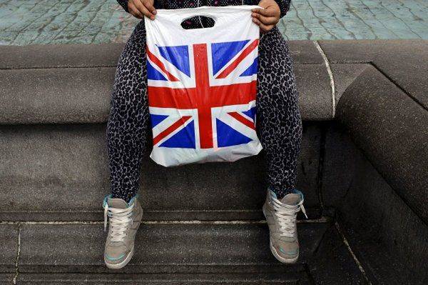 Управляющий бежит из борделя